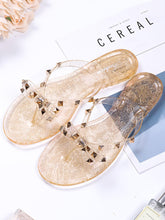 Chanclas de patchwork con remaches de perla
